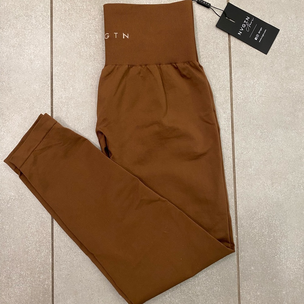 NWT Nvgtn caramel solid seamless leggings